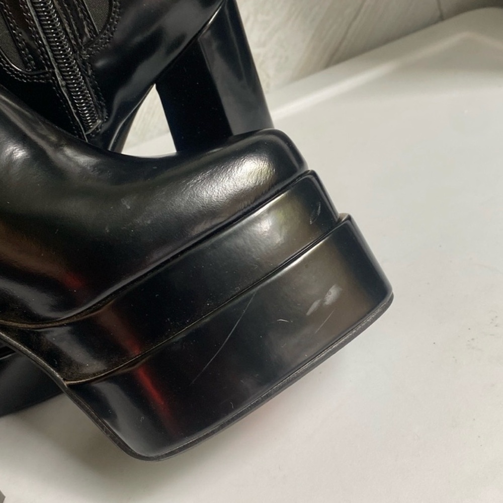 Jeffrey Campbell Black Patent Platform Chelsea Zip Boots - Picture 5 of 6